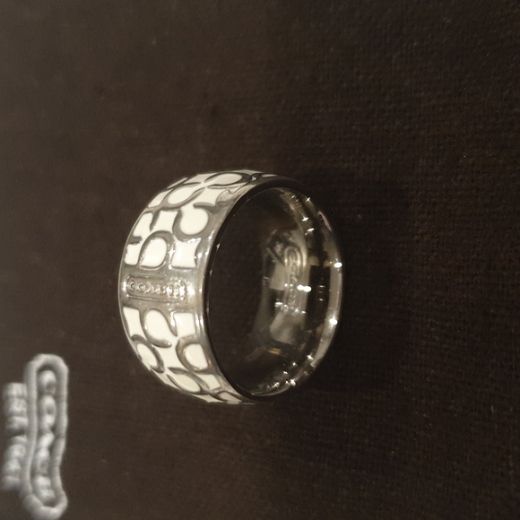 Coach ring - Picture 5 of 8